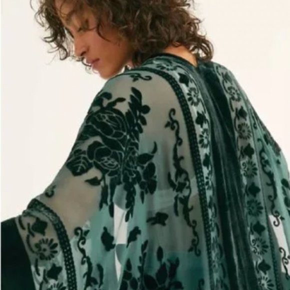 Free People Teal and Black Floral Kimono - Picture 1 of 12